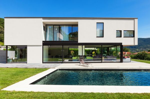 Cost of Poolside Concrete Construction in Bakersfield