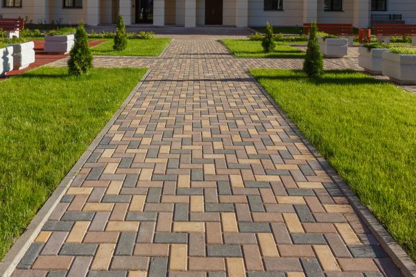 Cost of Paved Walkway Service in Bakersfield