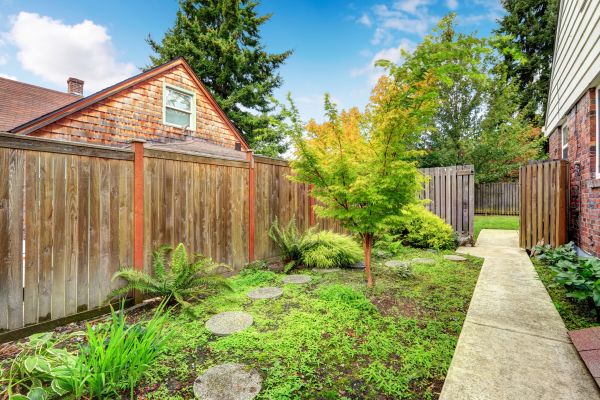 Cost of Backyard Walkway Construction in Bakersfield